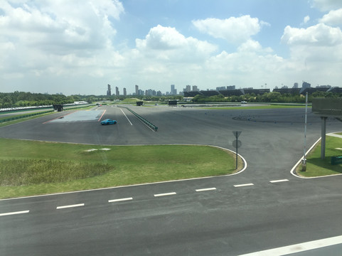 上海保时捷体验中心-上海市必去景点