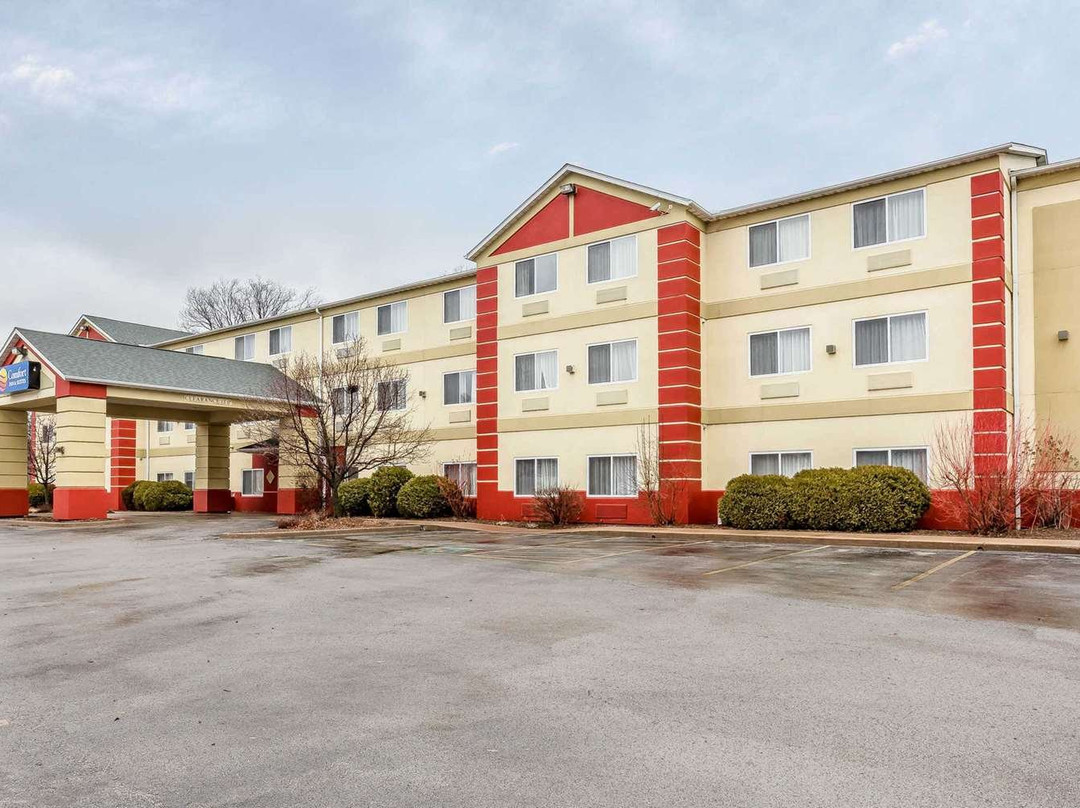 Comfort Inn & Suites, East Moline near I-80主图