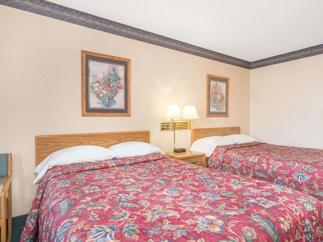 Super 8 by Wyndham Superior WI主图