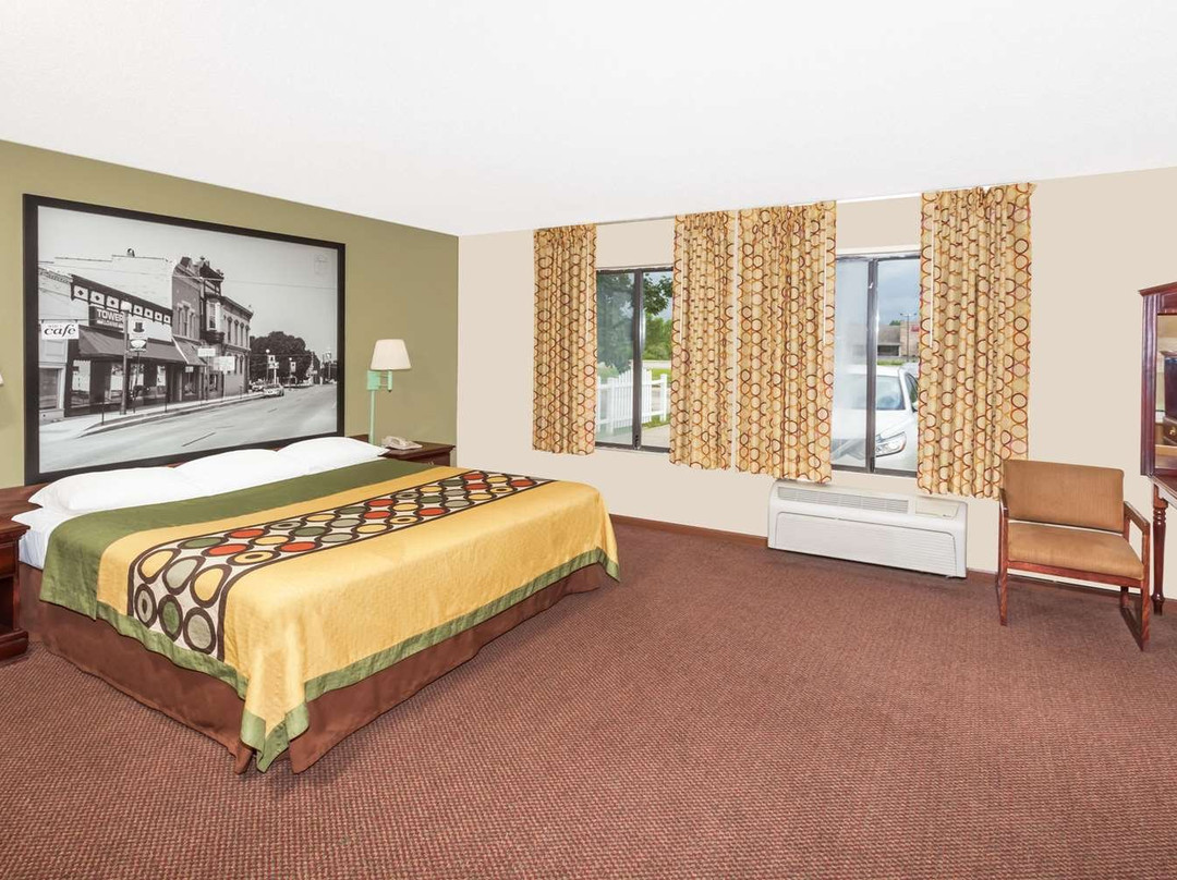 Super 8 by Wyndham Lincoln主图