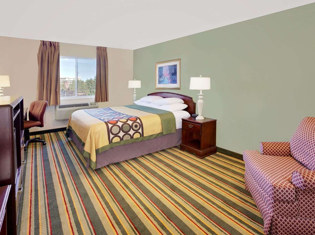 Super 8 by Wyndham Mt. Pleasant主图