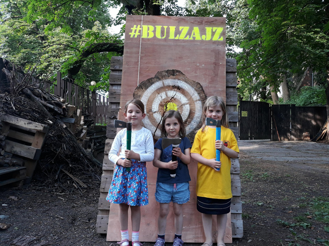 Certoryje旅游景点-Bulzajz - hazeni sekerou