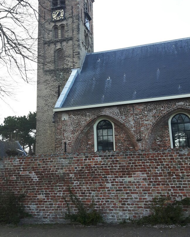 De Engelmunduskerk Oud Velsen uit de 12de eeuw景点图片