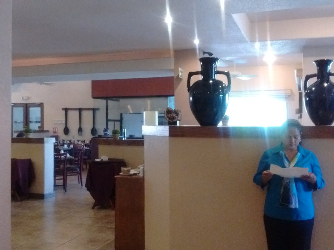 Estancia Inn Hotel主图