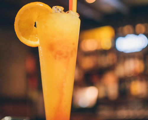 Achaman Discopub-奥德杰海岸必去景点