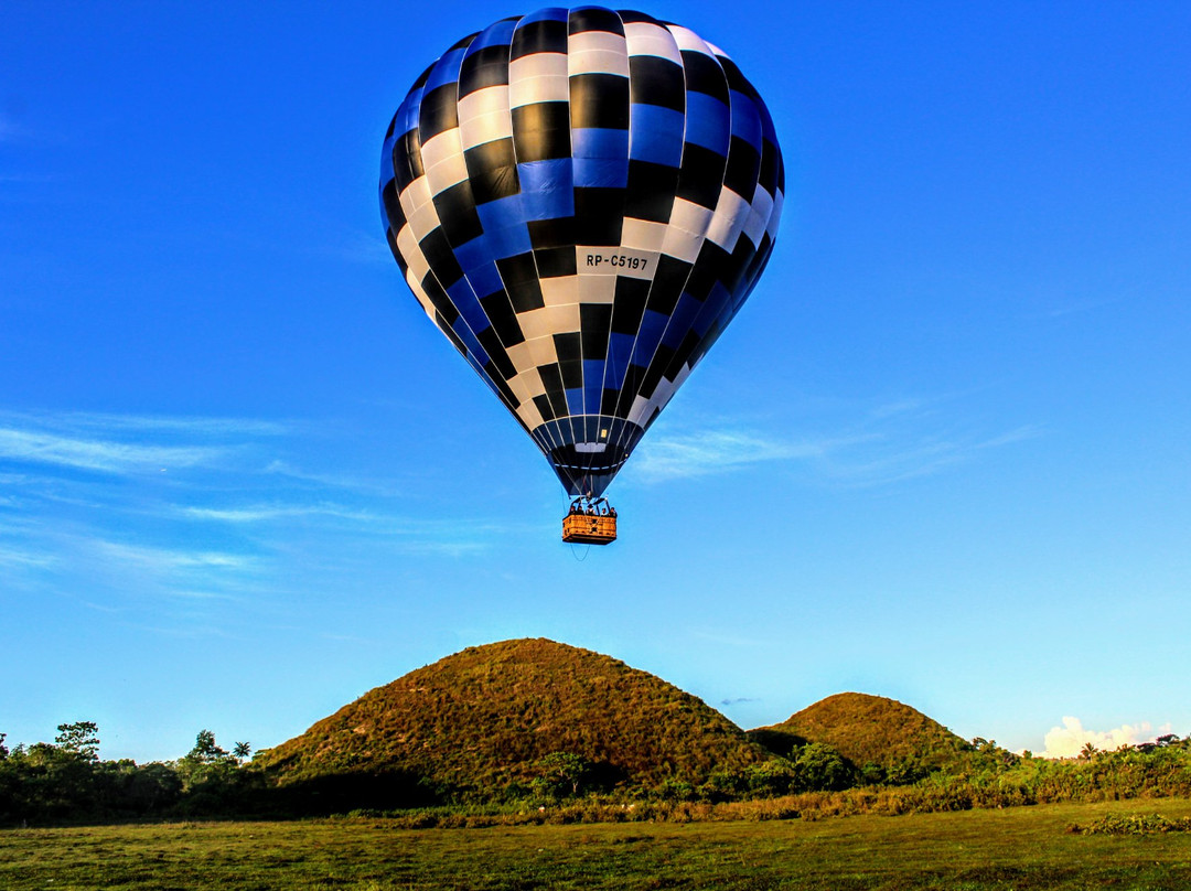 Sky's the Limit Hot Air Balloon Rides景点图片