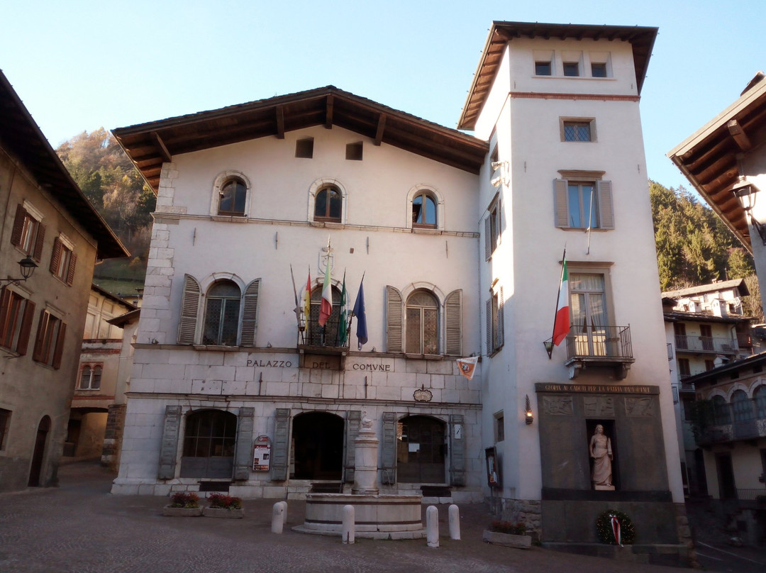 Palazzo Comunale ex palazzo Milesi-Gromo必去景点