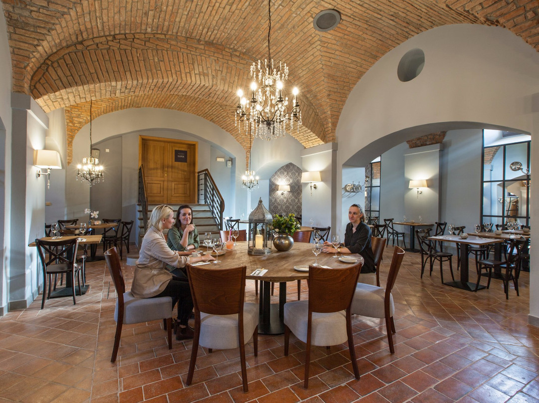 Radonice餐馆和美食-The Granary Restaurant