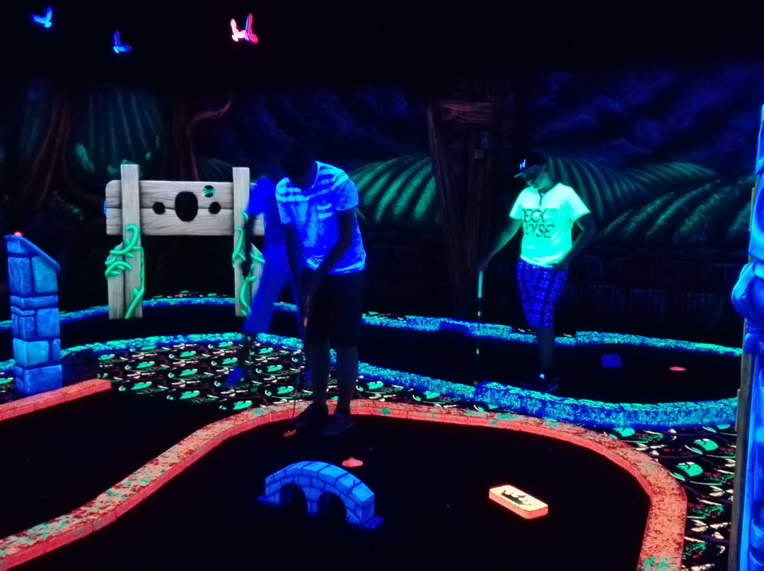 Glowgolf Arcen-Arcen必去景点