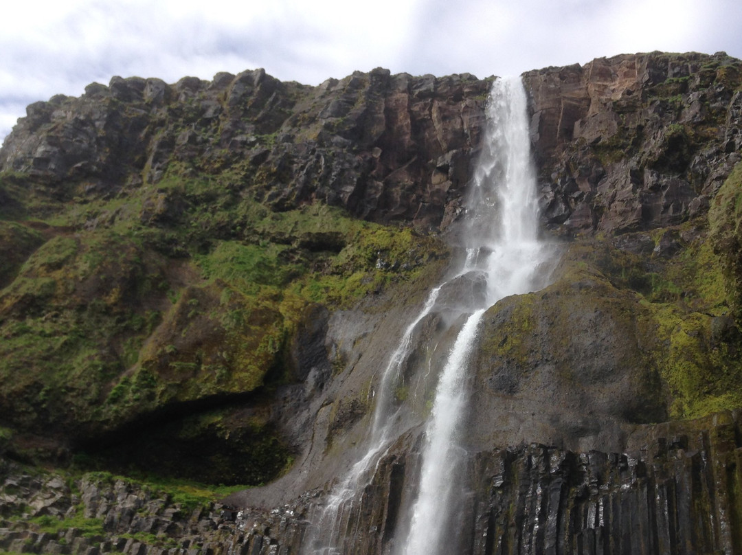 Snaefellsbaer旅游景点-Bjarnarfoss