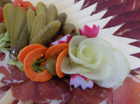 Marasi餐馆和美食-Farm Stay Feniks