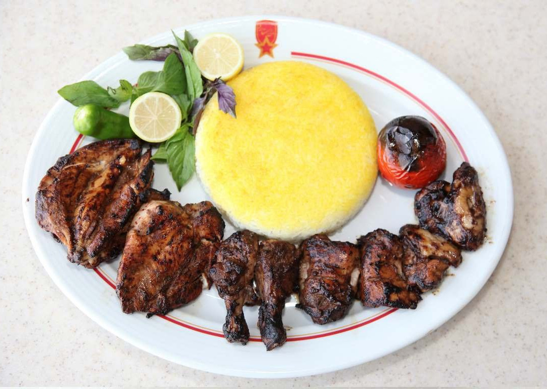 Qamsar餐馆和美食-MaralSetareh Rest Area