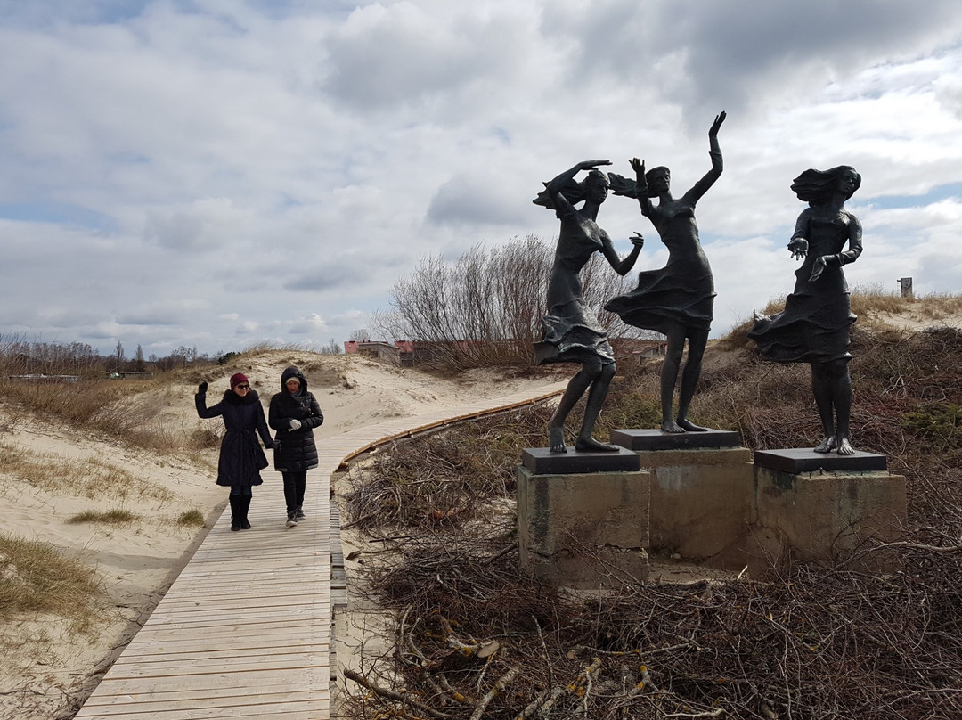 Sculpture Fisherman's Daughters-帕兰加必去景点