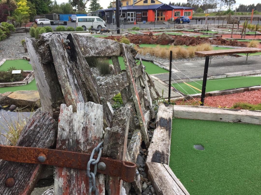 Schnapps Mini Golf-National Park Village必去景点