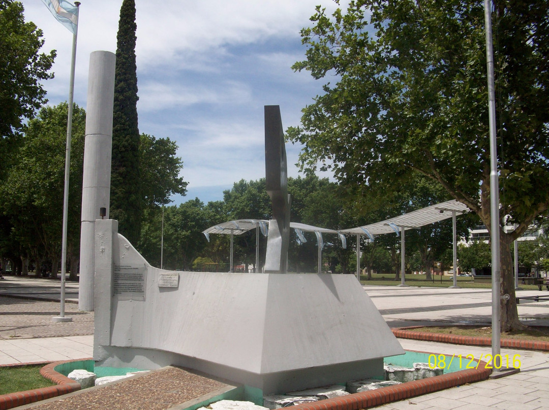 Plaza Malvinas景点图片