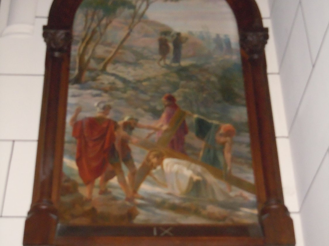 Eglise Saint Pierre-塞纳河畔纳伊必去景点