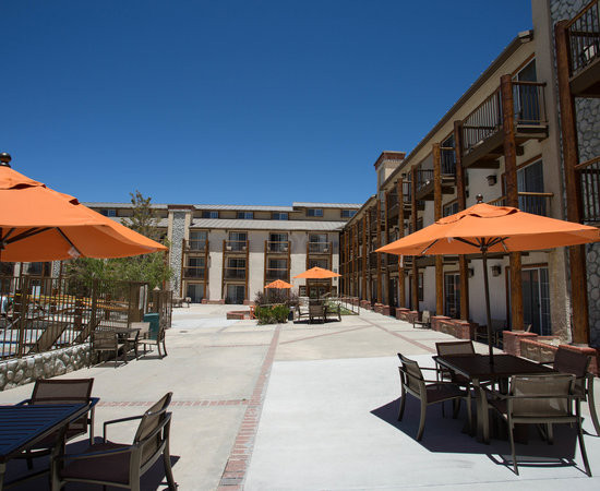 大熊湖山林度假小屋