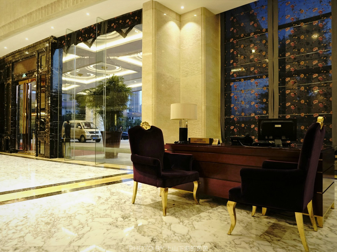 贵安世纪金源温泉大饭店主图