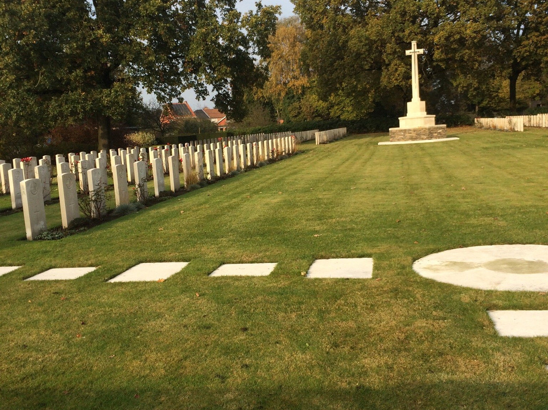 Geel War Cemetery-海尔必去景点