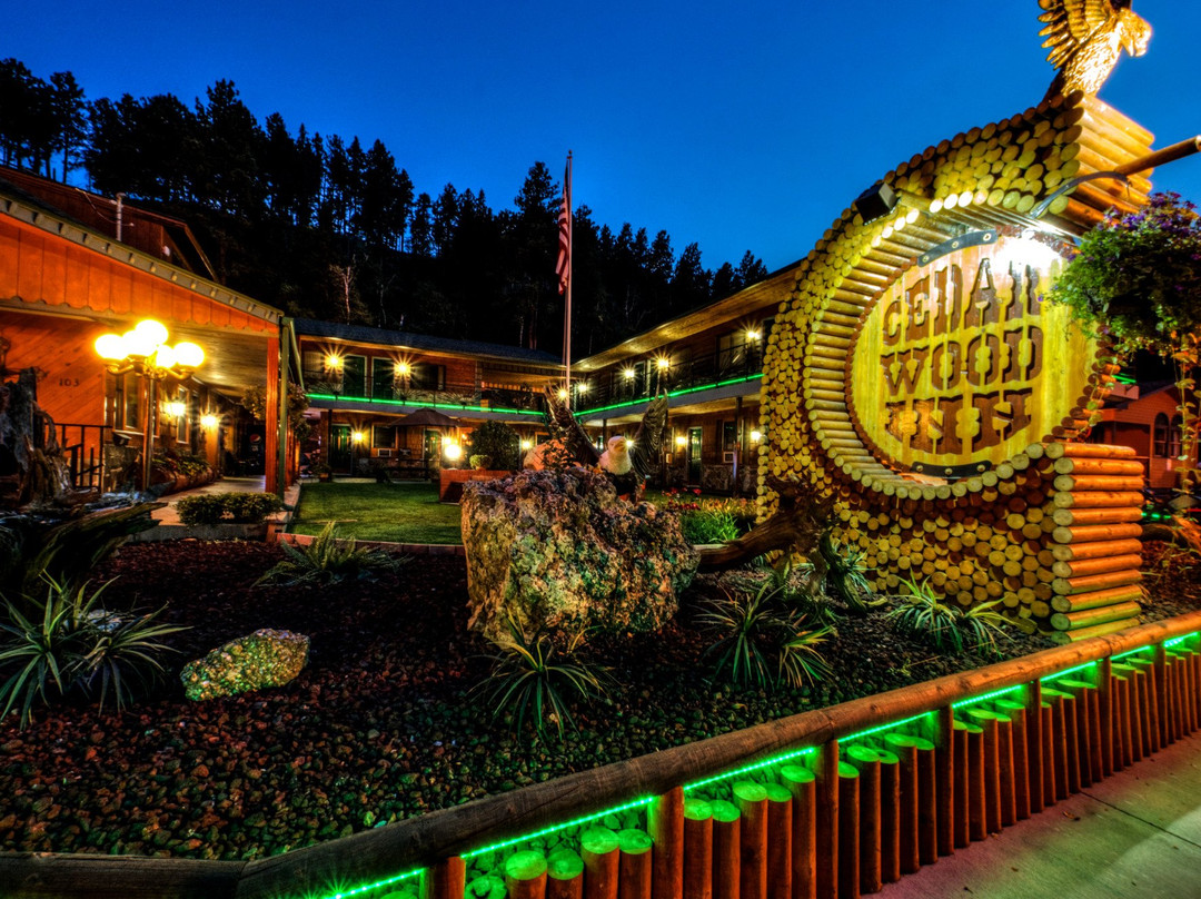 Cedar Wood Inn
