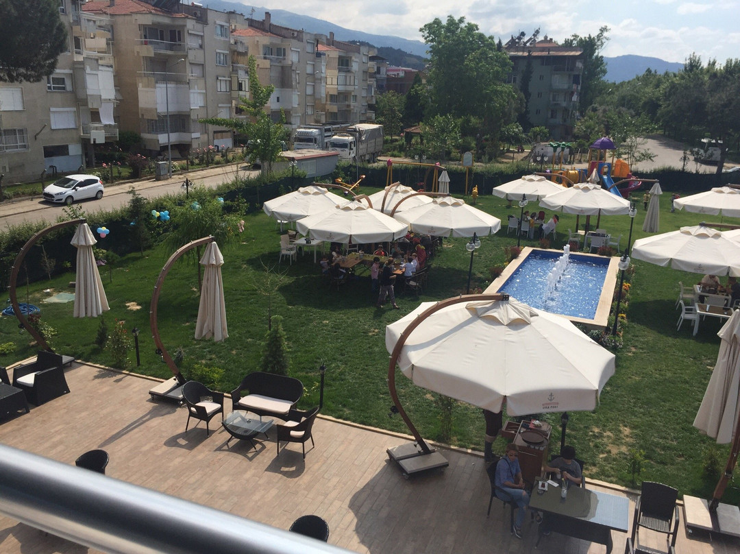 Vira Port Cafe & Restaurant