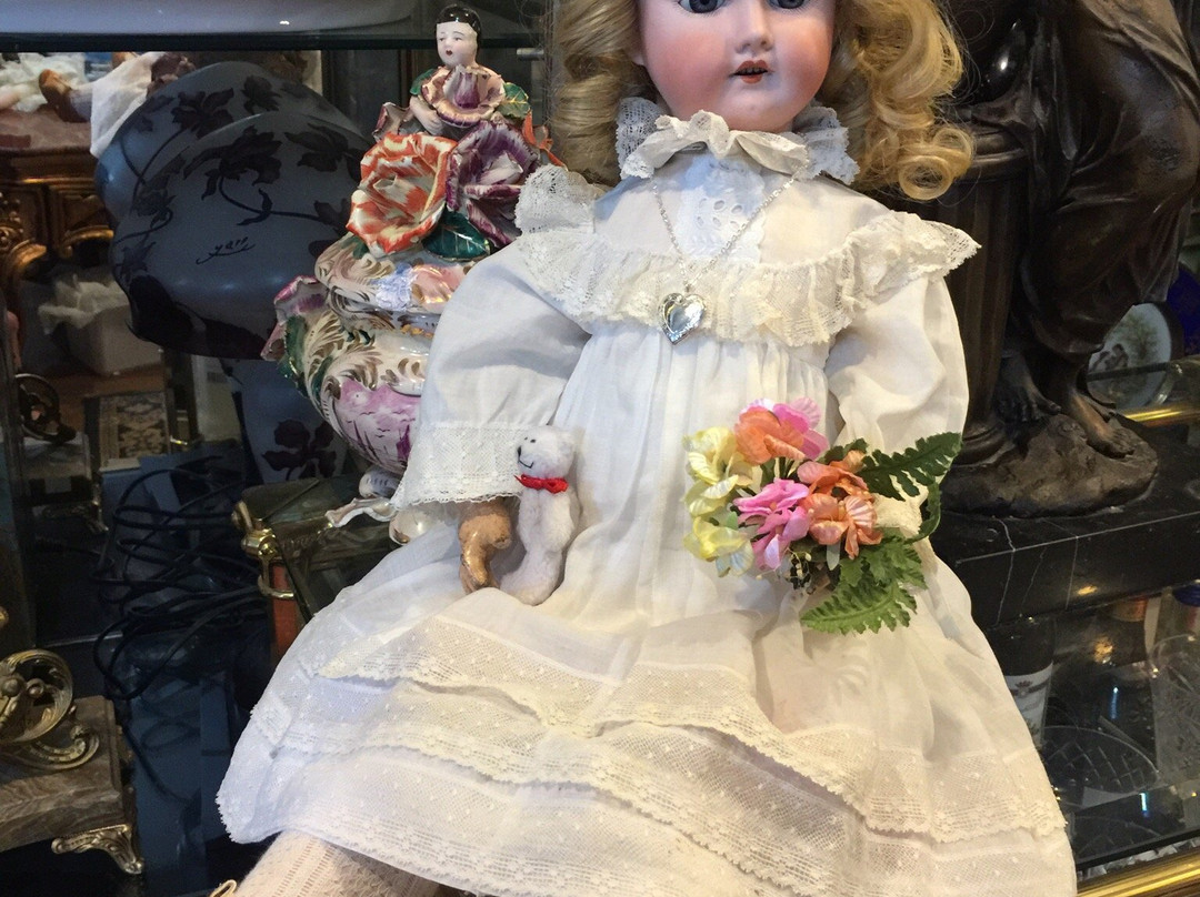 Bells Plaza Antiques and Collectables-利马索尔必去景点