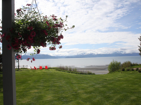 White House Inn on the Waterfront