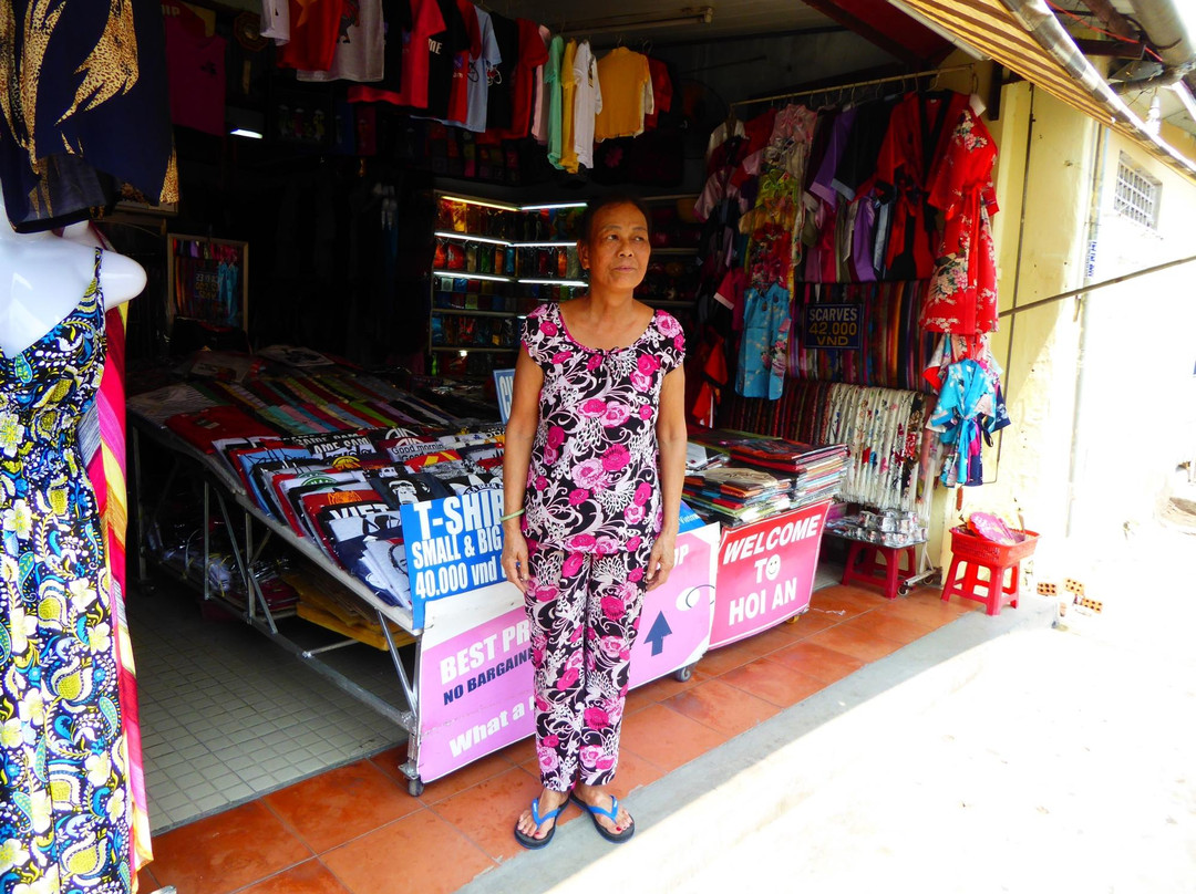 Phuoc Thinh Souvenir Shop-会安必去景点