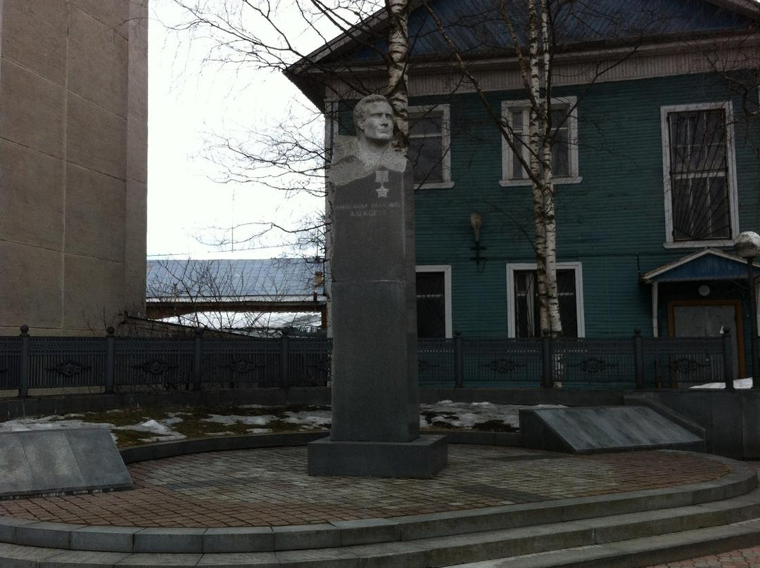 Monument to Alekseyev景点图片