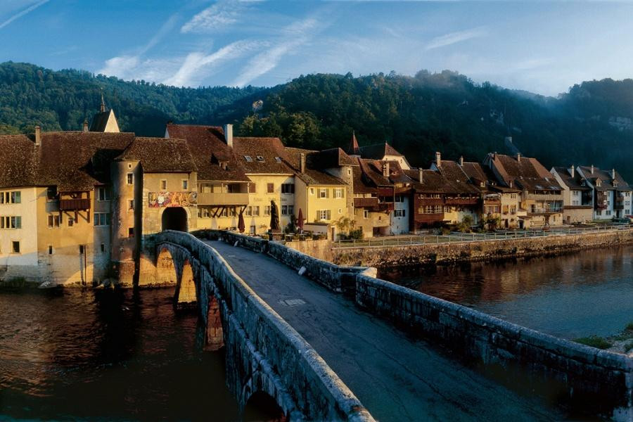 Jura Tourisme-Saint-Ursanne必去景点