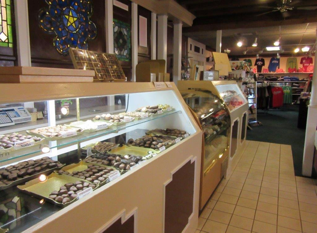 Webb's Year-Round Resort主图