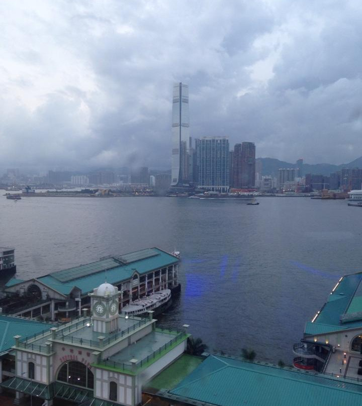 中环海滨摩天轮-香港必去景点