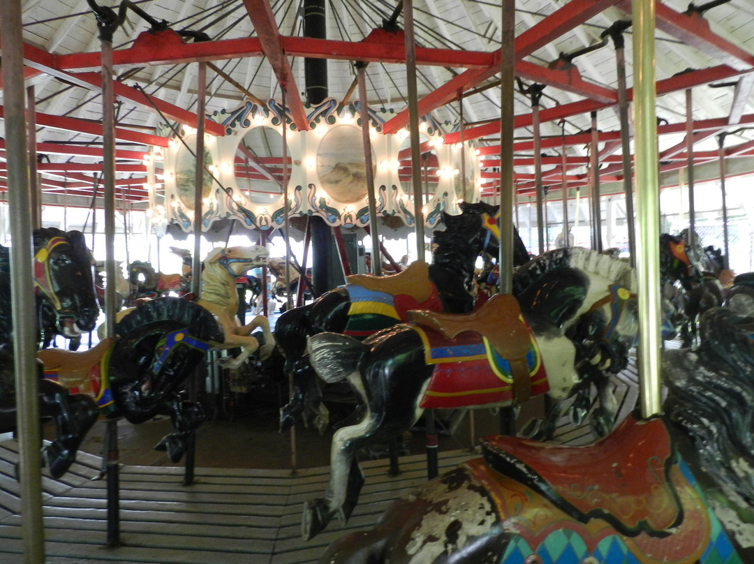 Ross Park Carousel景点图片