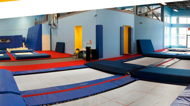 Vertical Zone Trampoline Centre-巴利必去景点