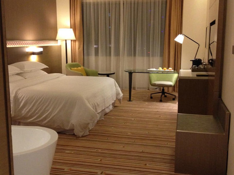 桂林临桂花样年福朋喜来登酒店主图