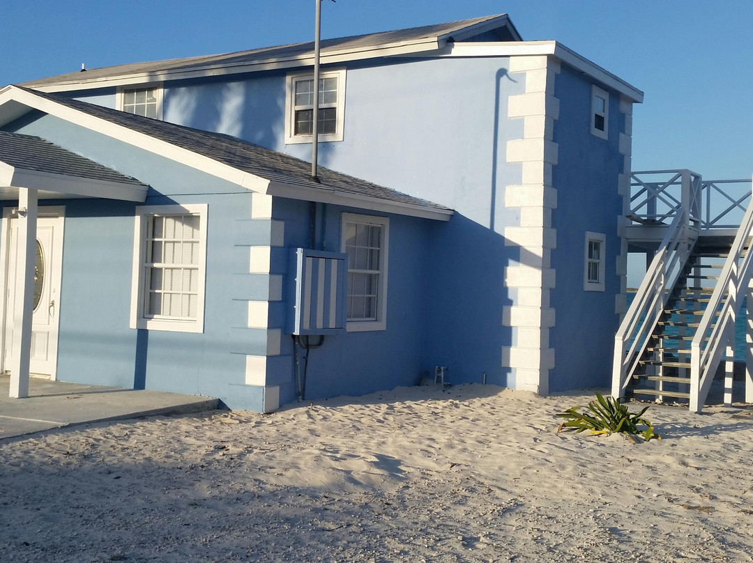 Rolleville酒店住宿-Avion's Beachhouse