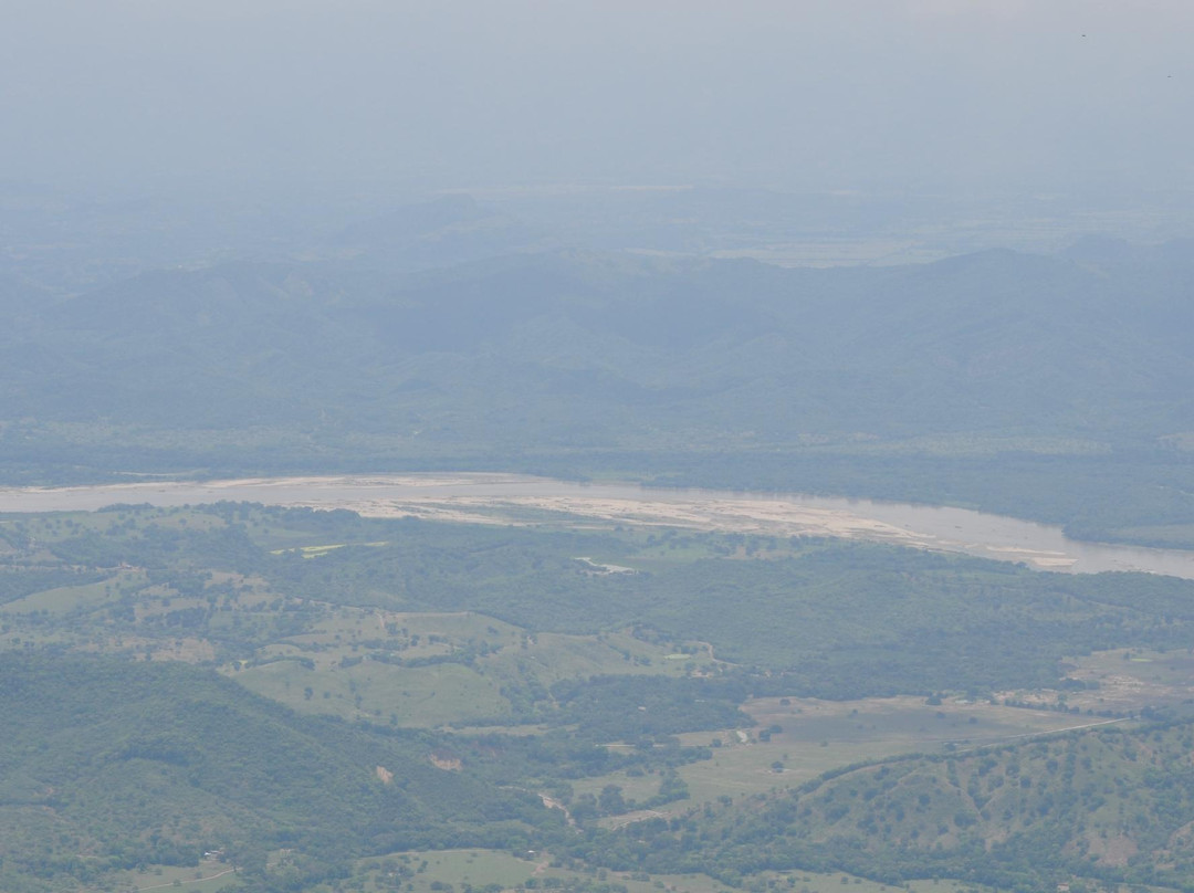 Mirador De La Piedra Capira景点图片