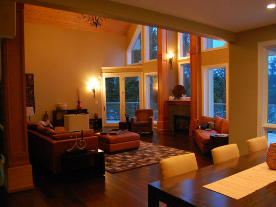 Lilliwaup酒店住宿-Pleasant Harbor Marina House