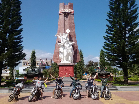 Vietnam Smiling Easyrider - Motorbike Tours