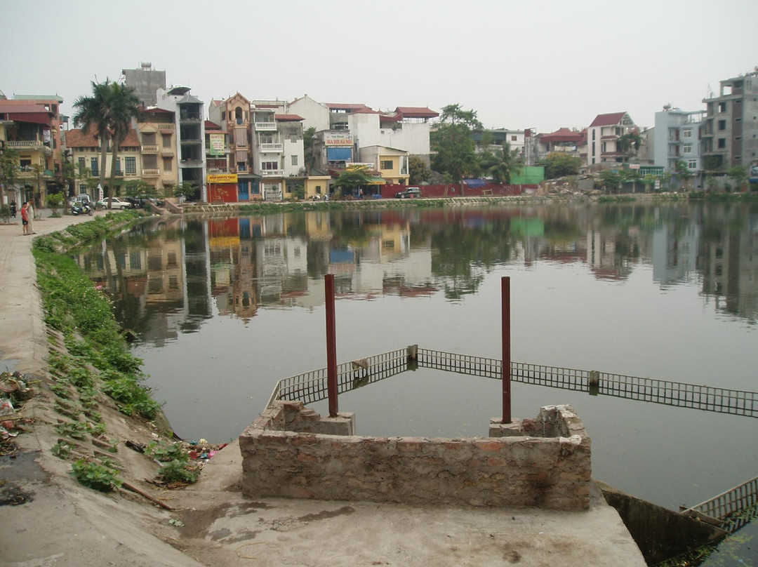 Huu Tiep Lake and the Downed B-52-Ba Dinh必去景点