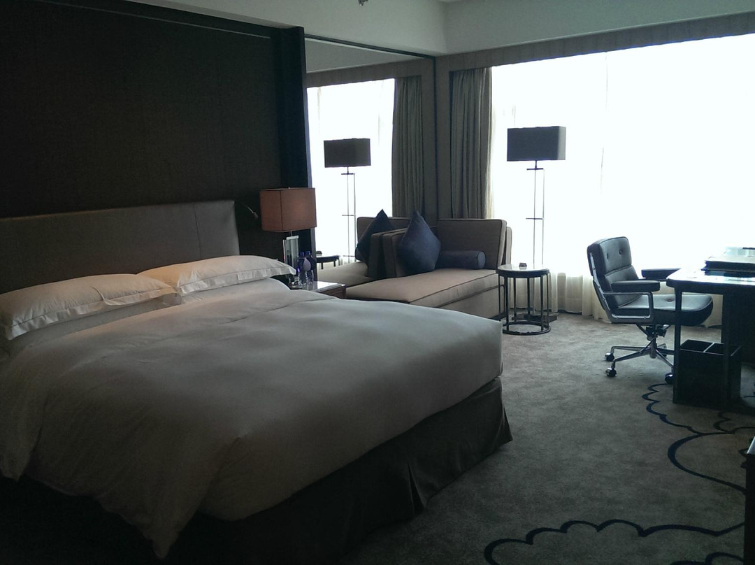 中山利和希尔顿酒店主图