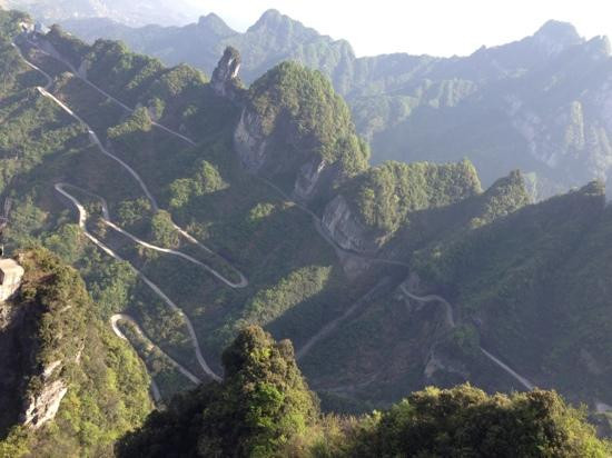 张家界天门山景点图片