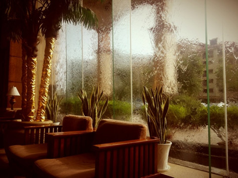 大梅沙芭堤雅酒店主图