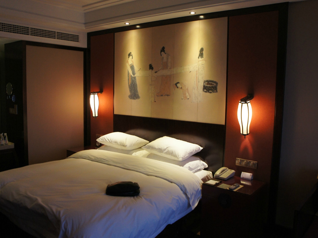 唐风露天温泉度假村主图