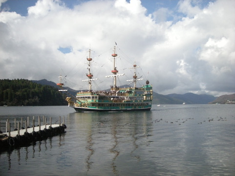 箱根观光船-箱根町必去景点