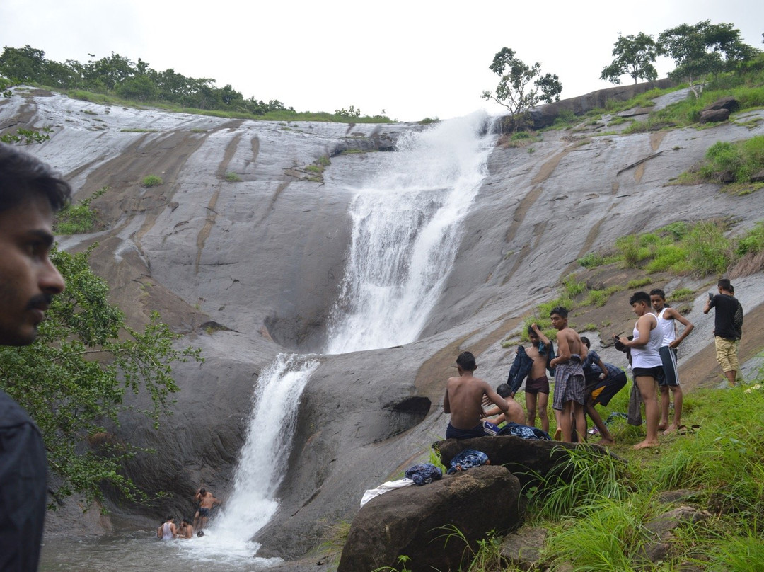 Kollam Kolli Waterfalls景点图片