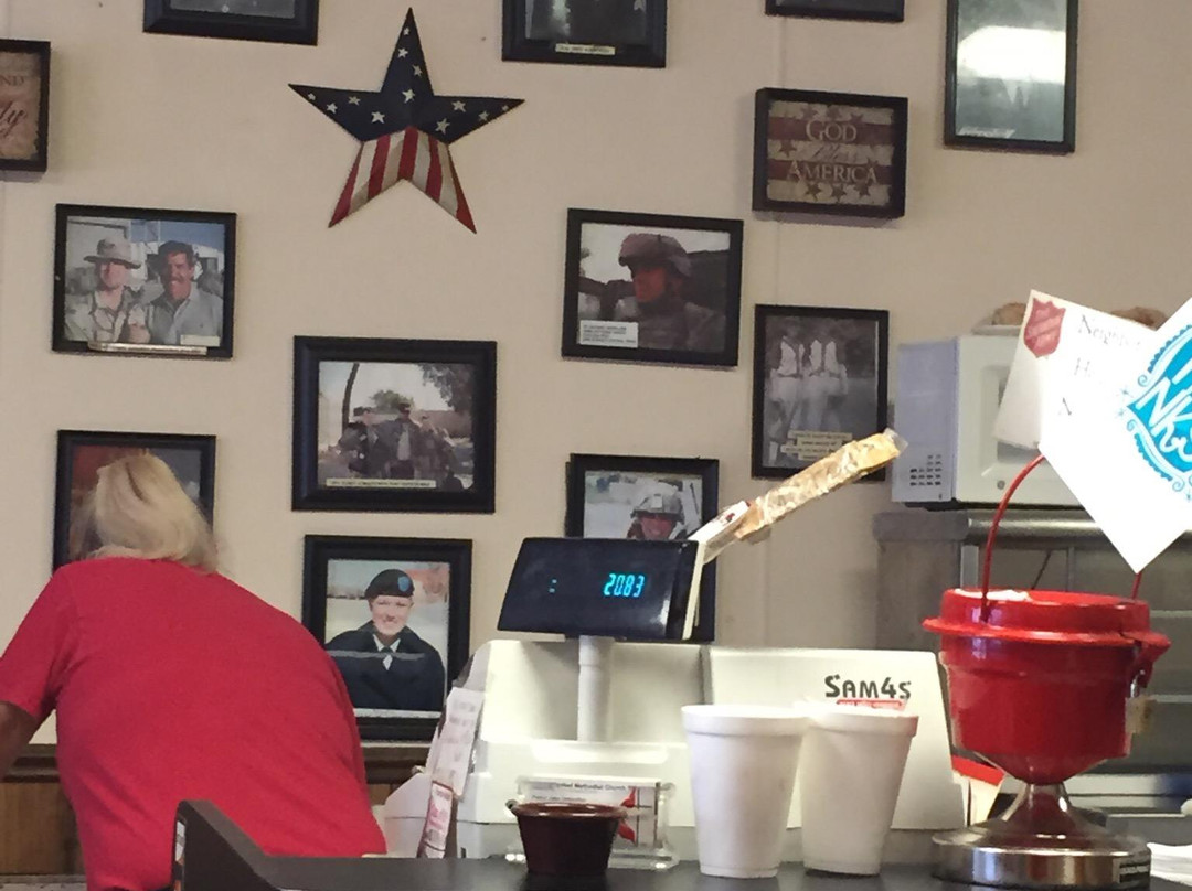 Farmland餐馆和美食-Milton's Family Restaurant