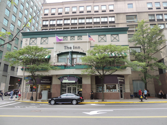 朗伍德疗养酒店主图