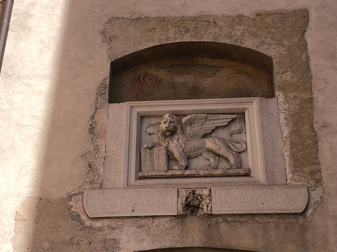 Porta Monticano-科内利亚诺必去景点