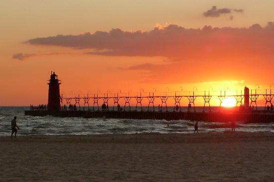 South Haven Lighthouses-南黑文必去景点